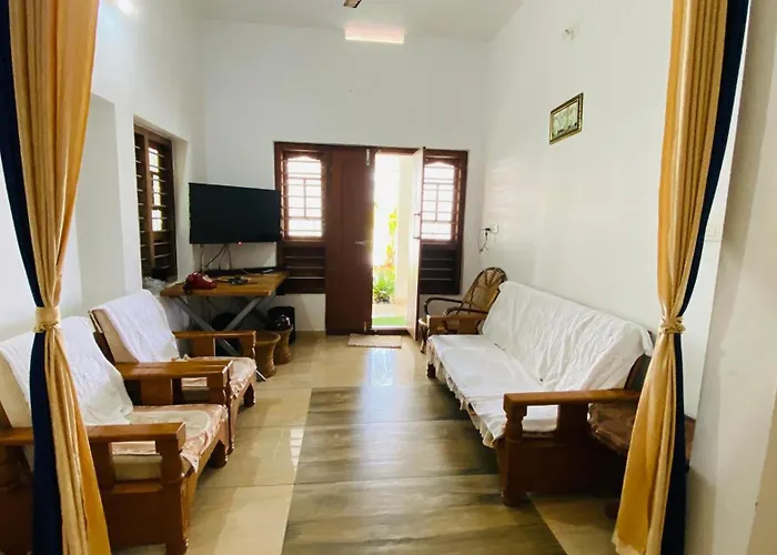 Green Island Homestay Riverside