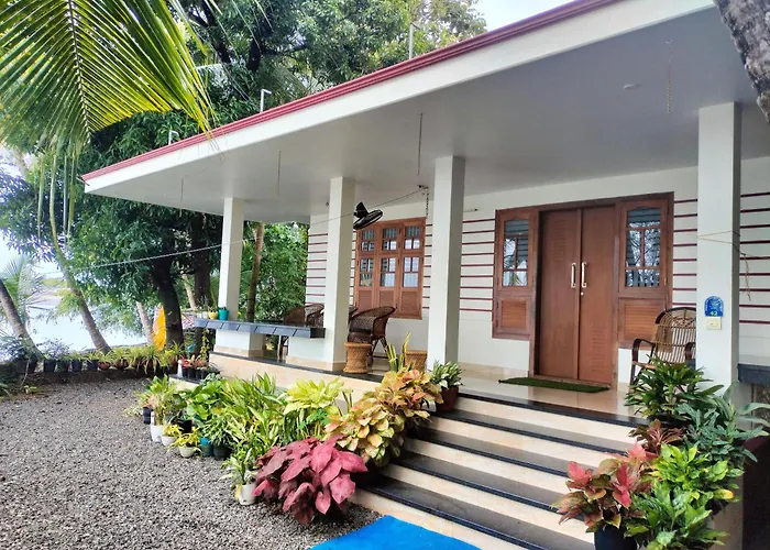 Green Island Homestay Riverside