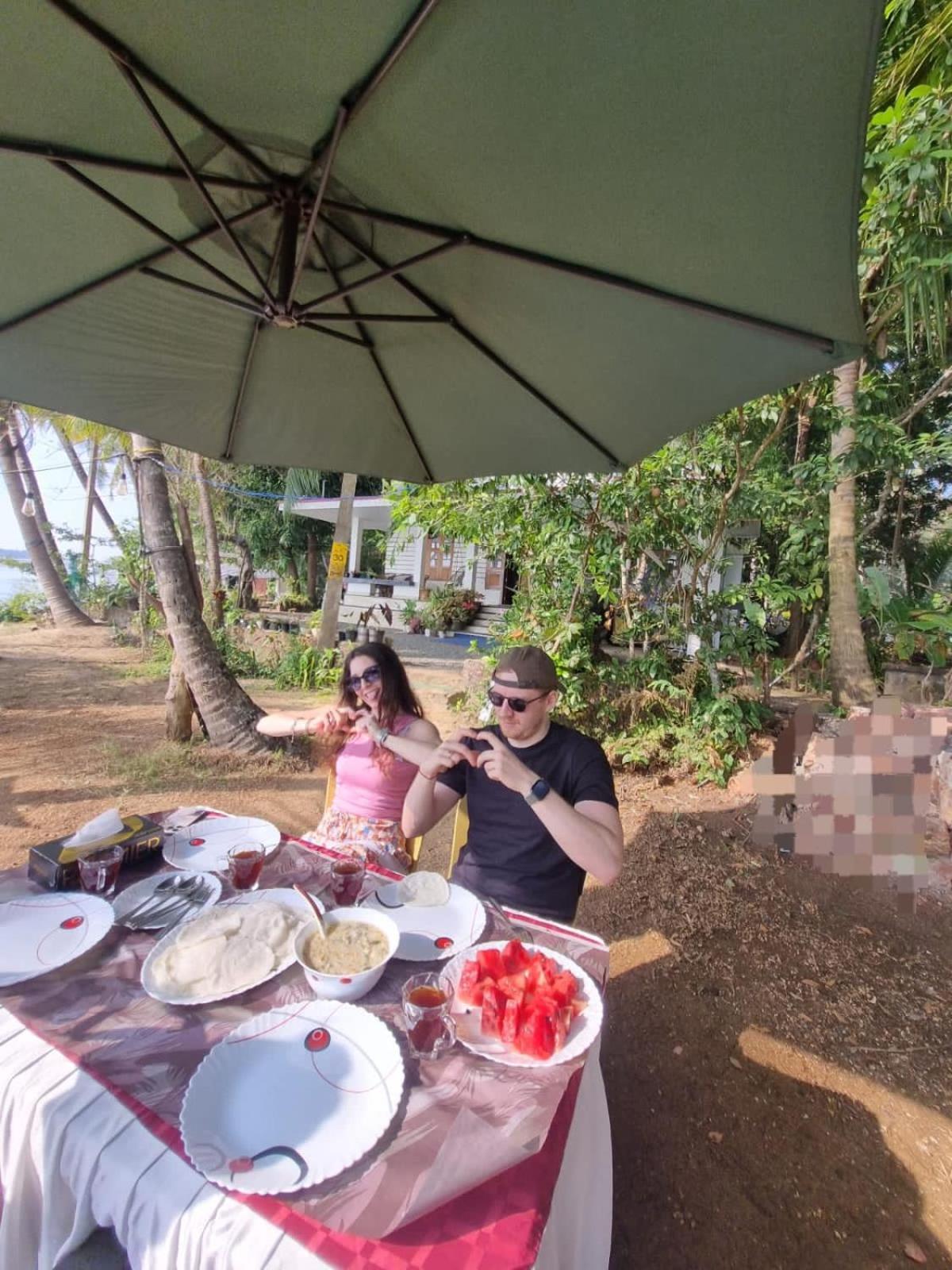 Homestay Island Riverside *